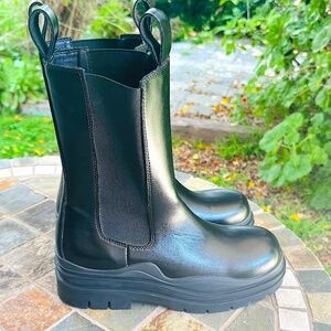 Bottega Veneta Lug Chelsea Boot Size 9.5